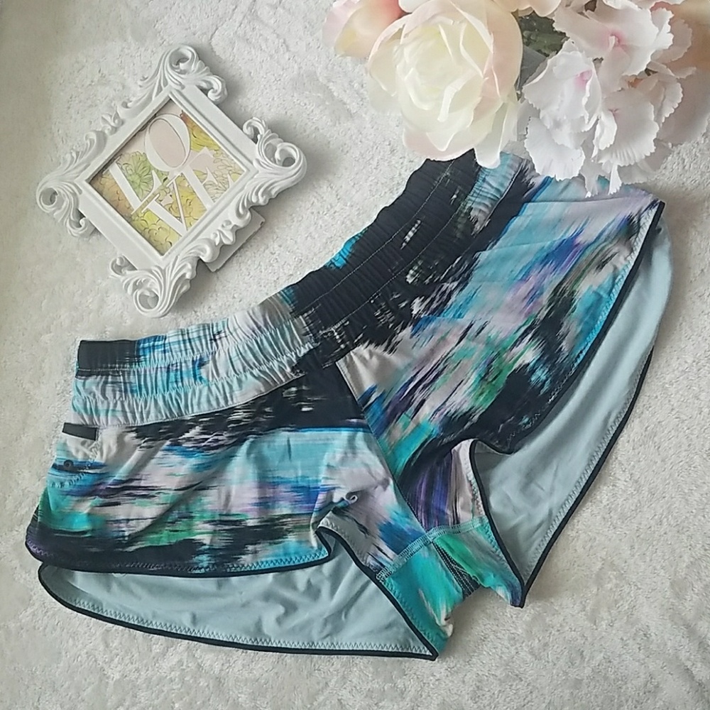 Lululemon shorts size 8